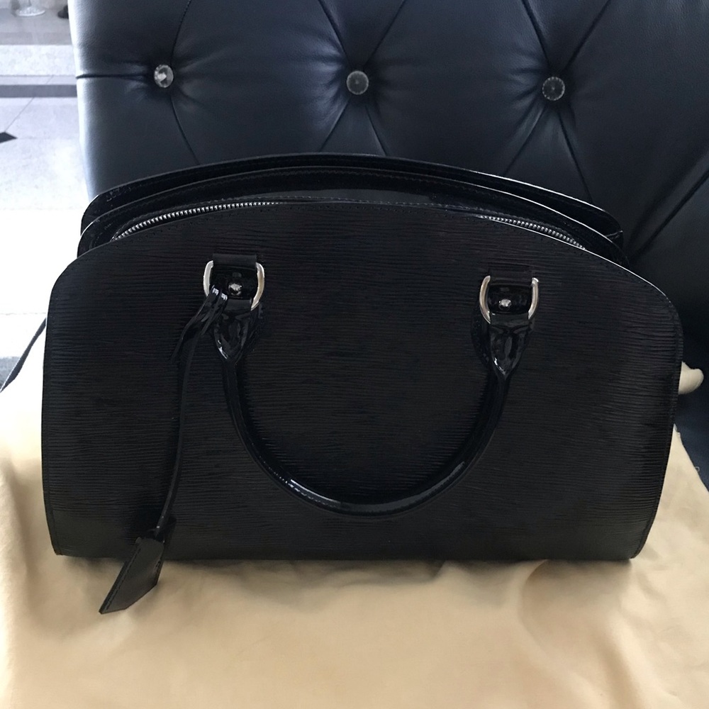 Louis Vuitton Black Pont-Neuf PM